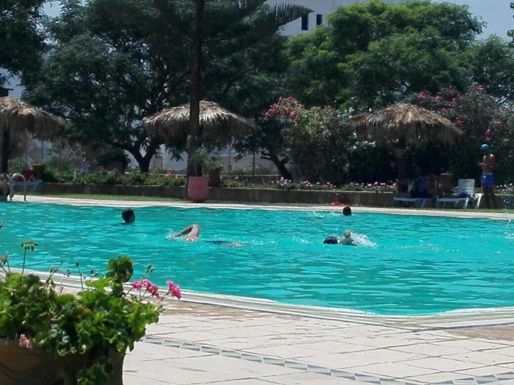 Magnifique villa duplex au bord de la piscine Tétouan Extérieur photo